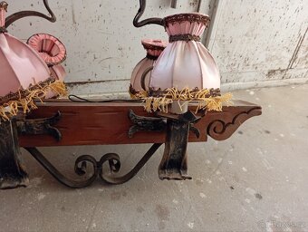 Starý lustr kov dřevo - 7