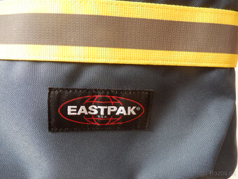 Batoh Eastpak tmavě zelený - 7