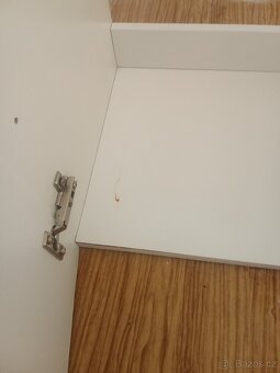 Skříňka s umyvadlem - 7