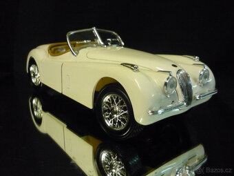 Jaguar XK120 Roadster ERTL 1/18 - 7