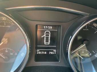 Škoda Superb 2 2.0 TDI 125 kw combi DSG - 7