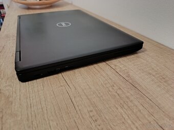Dell 5590 i5 / 8 GB / 256 SSD / Windows 11 - 7