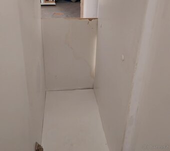 Umyvadlová skříňka s umyvadlem a zrkadlem - 7