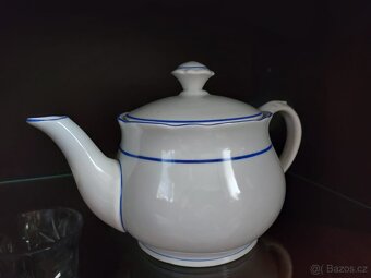 Bílý porcelánový servis s modrým proužkem - 7
