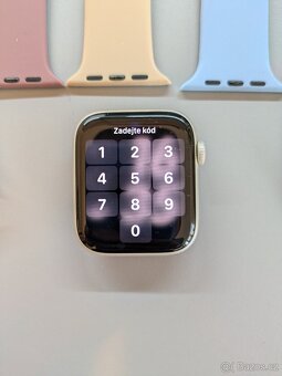 Apple Watch SE 44mm 2024 - hvězdně bílé - 7