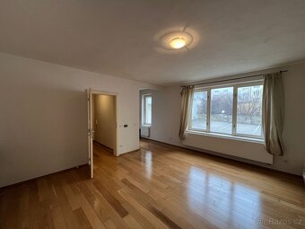 1 + kk Ortenovo náměstí, Praha 7, Holešovice - 7