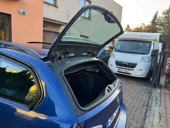 BMW E91 x-drive , 330d - nadstandartní výbava - 7