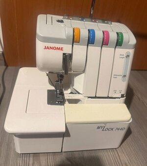 Coverlock JANOME 744 D - 7