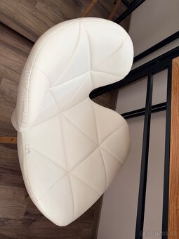 Malý pracovní stůl se židlí - 7