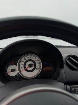 Mazda 2 1.4i - 7