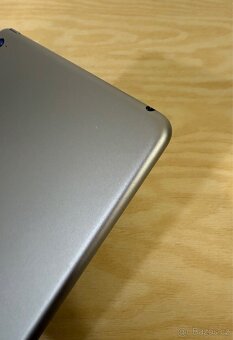 Apple IPad 6. Generace 9.7 32gb - 7