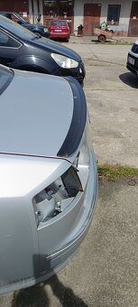 Audi A8 4e +A8 - 7