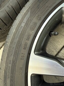 Letní kola 18” Mercedes V class W447 original 245/45/18 - 7