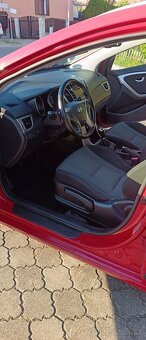 Hyundai i30 CRDi 1,6 CW combi diesel - 7
