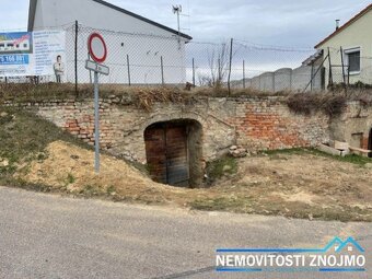 Prodej pozemku 139m2, s podzemním vinným sklepem, Hodonice - 7
