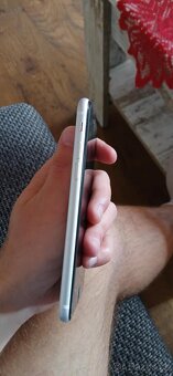 iPhone se 2020 - 7