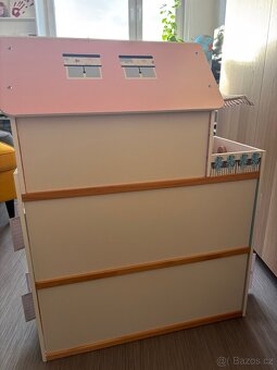 Dřevěný domeček pro panenky - 7