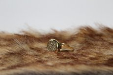 Zlatý dámský prsten se zirkony - 7