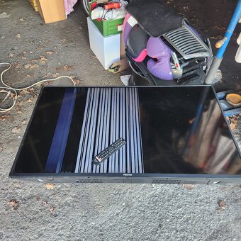 HISENSE SMART LCD TV NA OPRAVU - 7