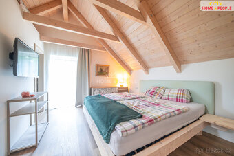Rodinný dům s projektem na butikové hotel - 7