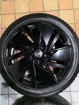 Alu kola Škoda R18 5X112 ZIMNÍ PNEU 225/45 R18 OCTAVIA 4 - 7