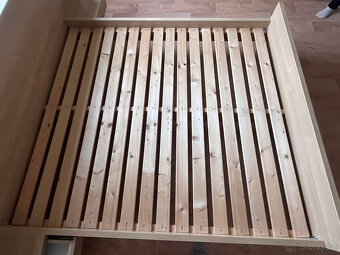 Manželská postel s nočními stolky - 7