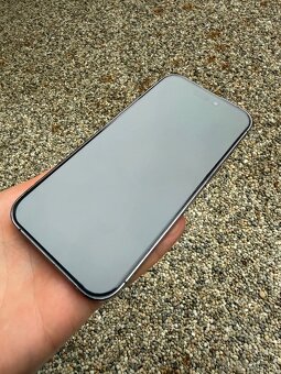 IPhone 14 Pro - baterie 100% - 7