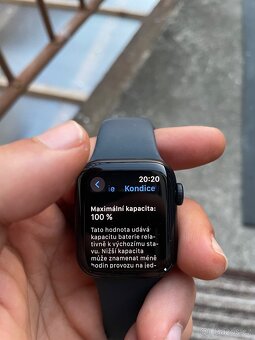 Chytré hodinky Apple Watch SE 2 - 7