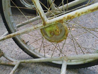 Kára s kolama z motocyklu.. - 7
