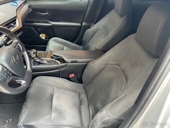 Lexus UX 250h, 2.0L Hybrid - 7
