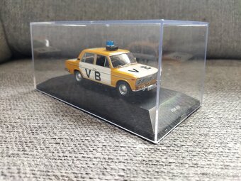 Lada vaz 2103 Veřejná bezpečnost 1:43 Foxtoys limited 999ks - 7