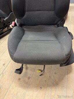 Audi A3 8P, 5d, sedačky - 7