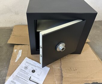 TREZOR -  PRAHA  - DOVOZ VÍKEND - 7