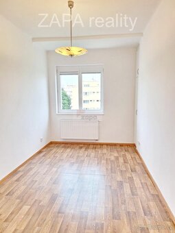 pronájem bytu 2+kk 48m2 po rekonstrukci 4. patro cihla výtah - 7