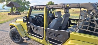 Jeep Wrangler Unlimited Sahara - 7