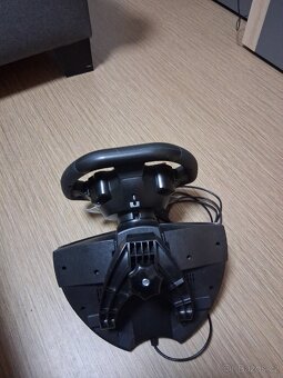 Herní volant z řady Thrustmaster T80 - 7