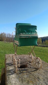 RETRO KOČÁREK PRO PANENKY - 7