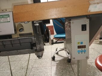 Průmyslový Šicí stroj overlock - 7