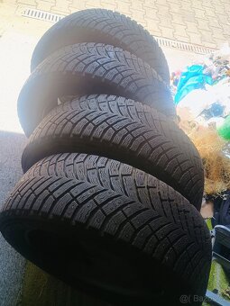 Sada zimní pneu Michelin 215/55/17 hroty - 7