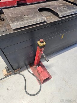 Hydraulické tabulové nůžky BAYKAL HGL 3100/8 - 7