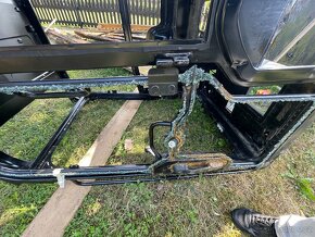 Prodám rám kabiny bagru Caterpilar 303 - 7