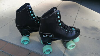 Trekové (kolečkové) brusle SFR - 7