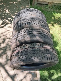 Prodám zimní pneumatiky Barum Polaris 5 - 215/60/16 - 7