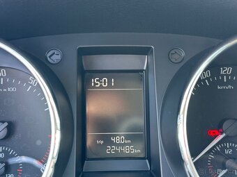Škoda Yeti 1.2TSi PANORAMA,VÝHŘEV SED. - 7