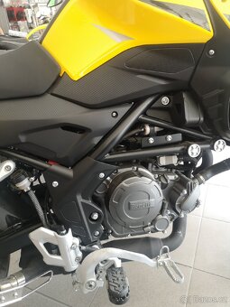 Benelli TRK 251 nová - 7