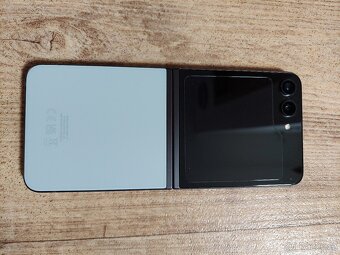 Samsung galaxy z flip 5 - 7