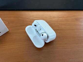Apple AirPods Pro (2. generace) s MagSafe pouzdrem (USB-C) - 7