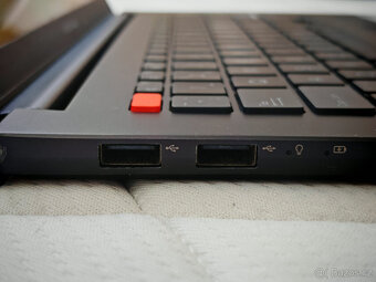 ASUS Vivobook 14" OLED AMD R7 5800H 16GB RAM RTX3050 - 7