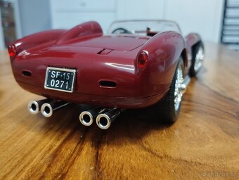 Ferrari 250 Testa Rossa 1/18 - 7