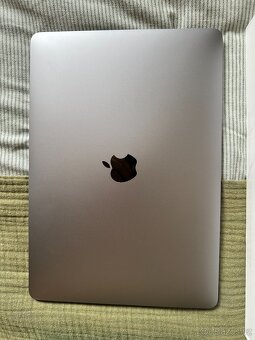MacBook Pro 13" M2 / 8GB / 256GB - 7